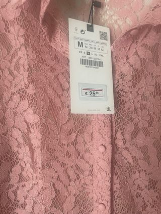Camisa de encaje de Zara. Talla M.