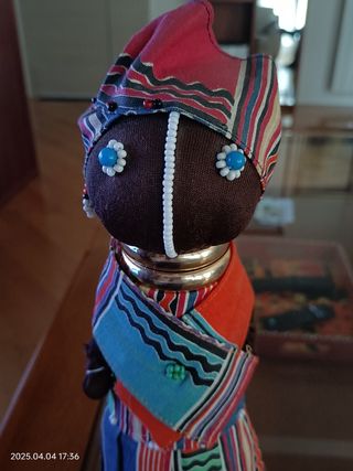 Bambola Sudafricana con perline 
