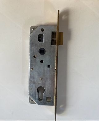 Serratura per porte in legno