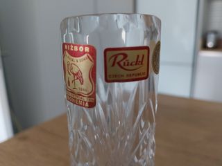 Pequeño jarrón de cristal de bohemia