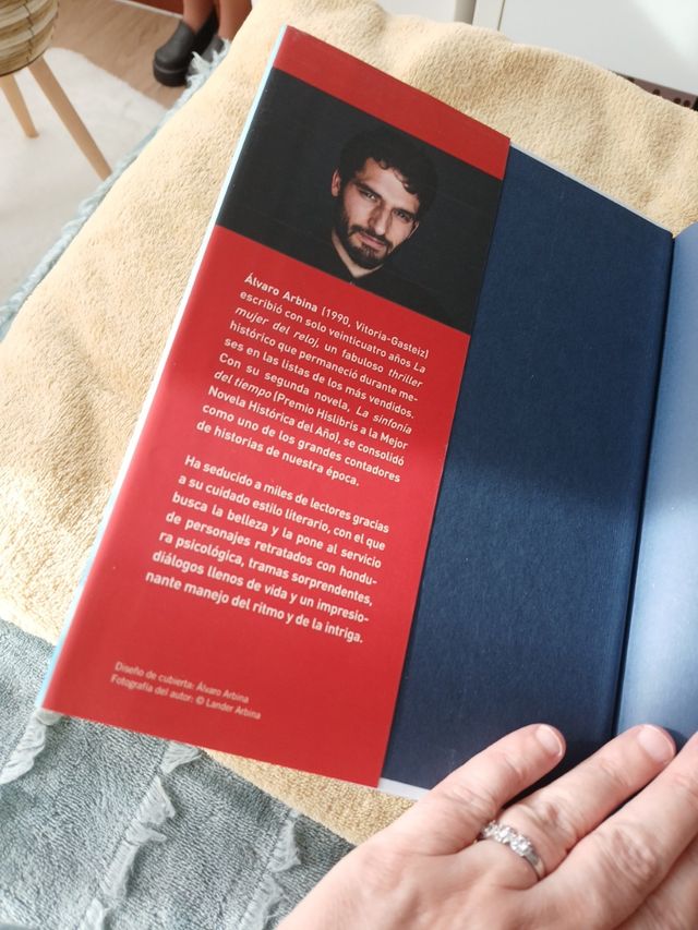 Los solitarios / The Loners (Spanish Edition)