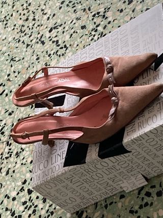 Zapatos salon piel girada 39