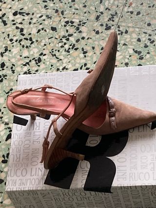 Zapatos salon piel girada 39