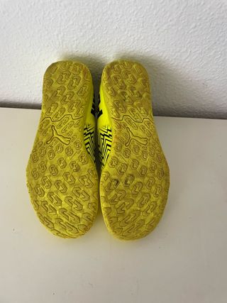 Botas fútbol niño