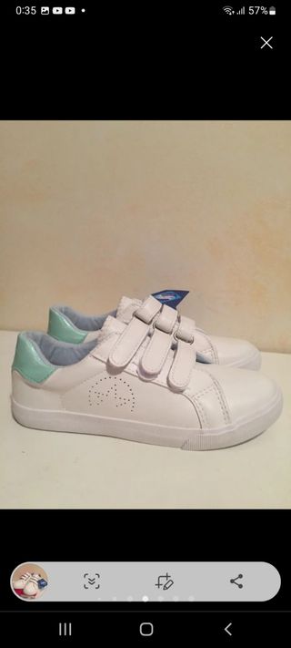 ZAPATILLAS  NIÑA y TRONA BLANDITA