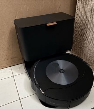 Robot aspiradot Roomba J7Plus - COMO NUEVA