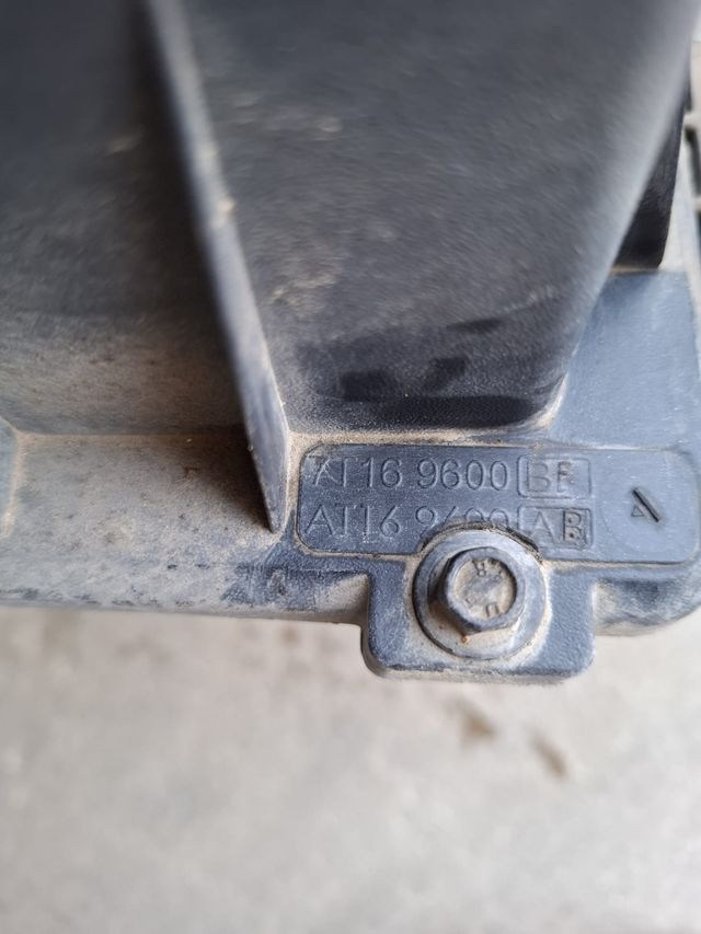 Caja de filtro de aire Ford Transit