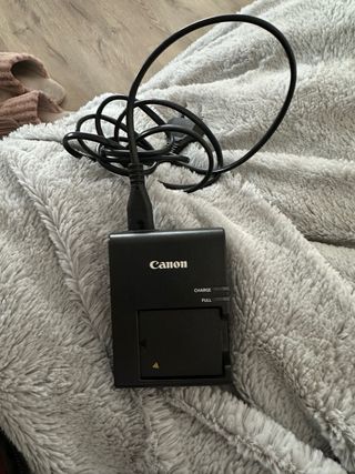 Camara canon EOS 1100D