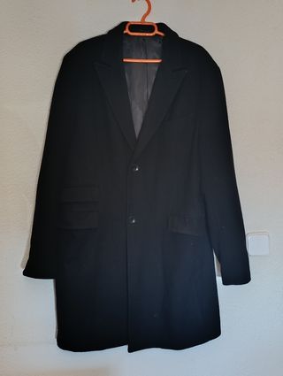 Abrigo negro de vestir