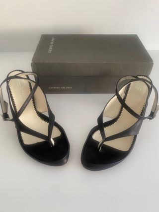 Sandalia negra tira Farrutx talla 37
