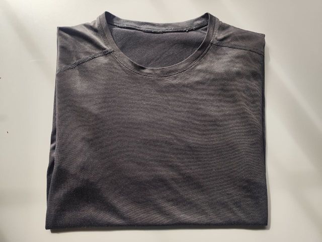 Camiseta fitness manga corta transpirable negra