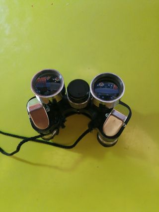 Prismáticos antiguos tipo "de teatro".