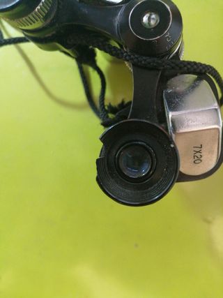 Prismáticos antiguos tipo "de teatro".