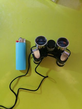 Prismáticos antiguos tipo "de teatro".