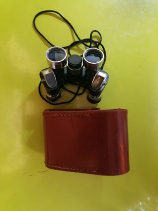 Prismáticos antiguos tipo "de teatro".