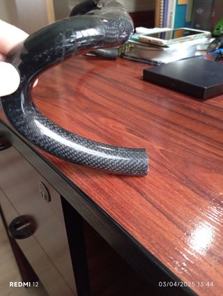Manillar de carretera de 44 centímetros carbono 