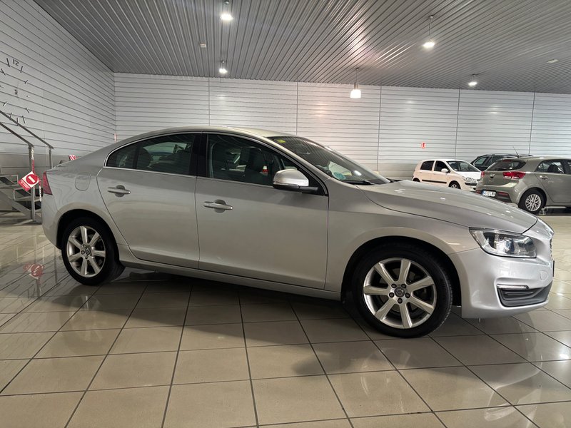 Volvo S60 D3 Momentum 2015, foto 4