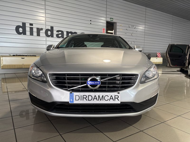 Volvo S60 D3 Momentum 2015, foto 3