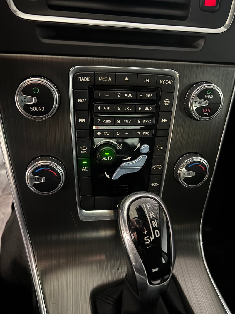 Volvo S60 D3 Momentum 2015, foto 16