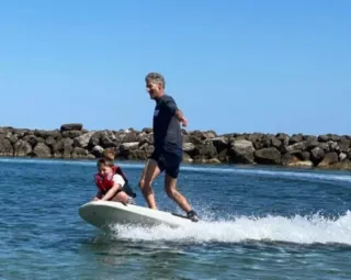 Tabla de surf eléctrica