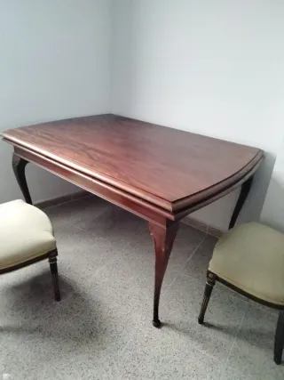 Mesa grande de madera de época