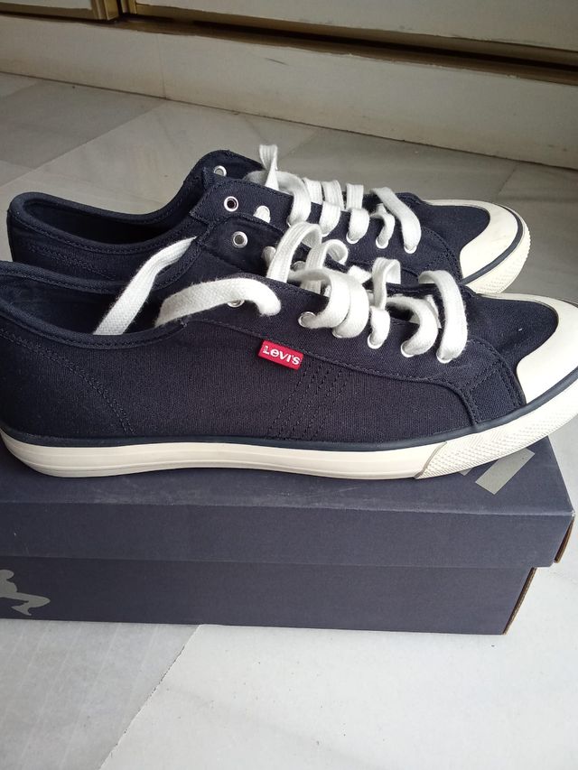 Zapatillas lona levis