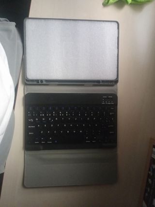 Funda Samsung tab 6 lite + teclado bluetooth
