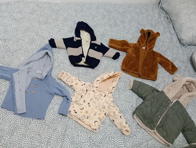 Lote abrigos y chaquetas bebé 0-6 meses