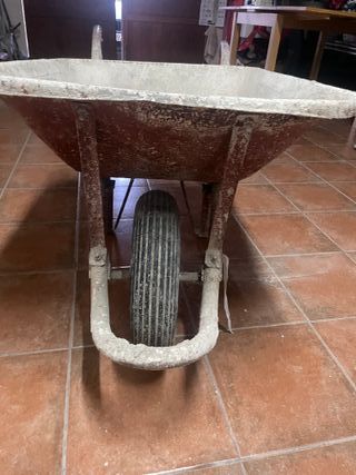 Carretilla obra en hierro 100 lt
