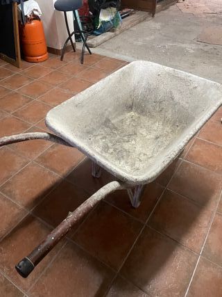 Carretilla obra en hierro 100 lt