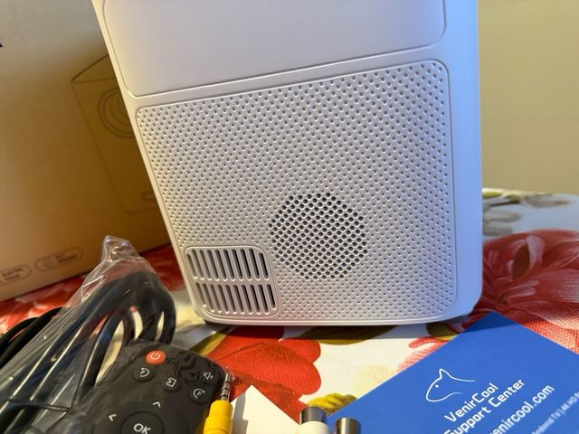 MINI PROYECTOR 4K 16000LUX Modelo Q1