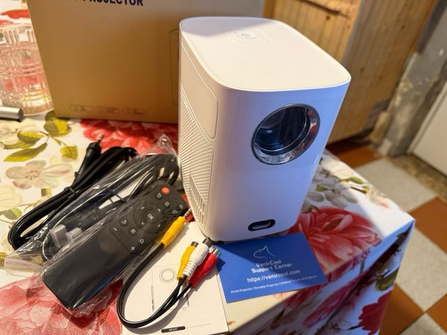 MINI PROYECTOR 4K 16000LUX Modelo Q1