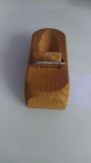 N° 186.- Cepillo de carpintero miniatura