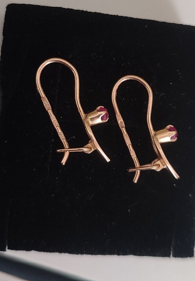 Pendientes rusos antiguos oro con rubí