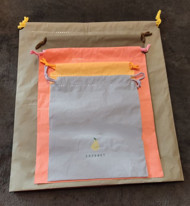 5 sacchetti impermeabili con corda