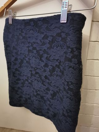 Falda corta stradivarius talla s o xs