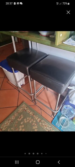 Dos banquetas