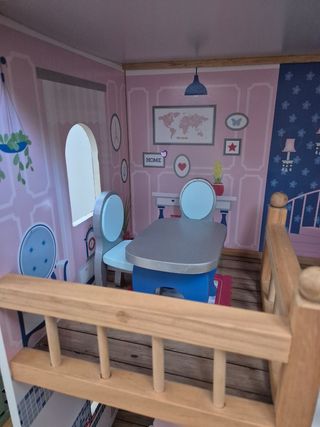 Casa muñecas de madera con muebles. Kidkraft