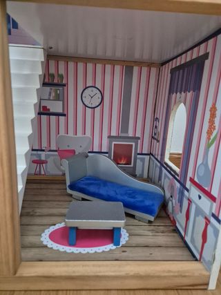 Casa muñecas de madera con muebles. Kidkraft