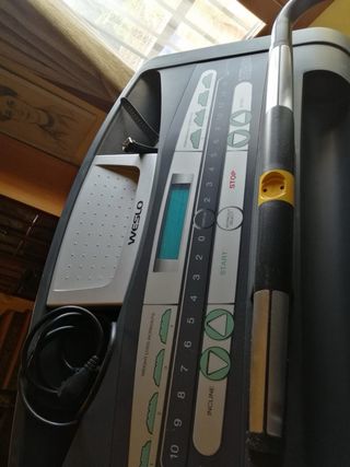 Máquina de correr y máquina para hacer remo. no