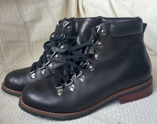 Botas negras de Bimba y Lola