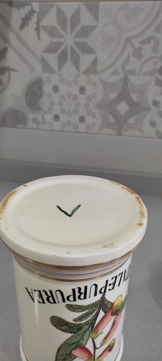 Antiguo frasco de farmacia, albarelo.