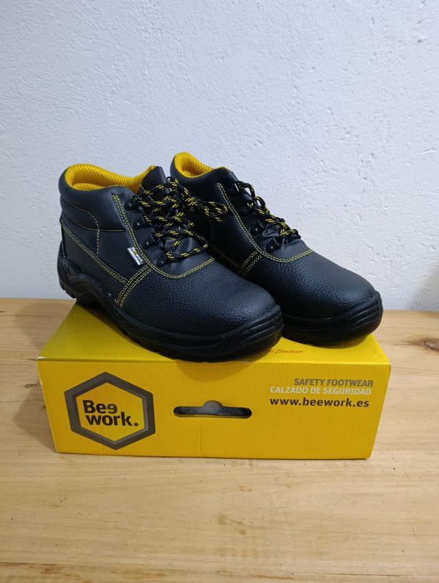 Botas seguridad trabajo.