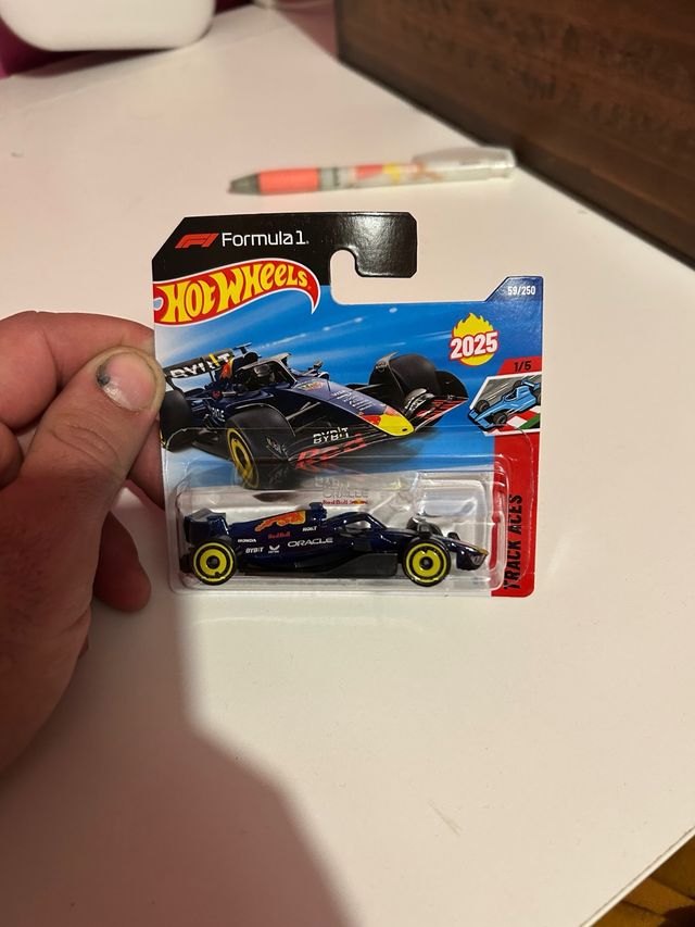 Hot wheel f1 red bull