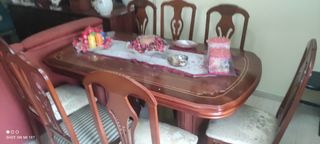 Mesa comedor extensible más 6 sillas a juego