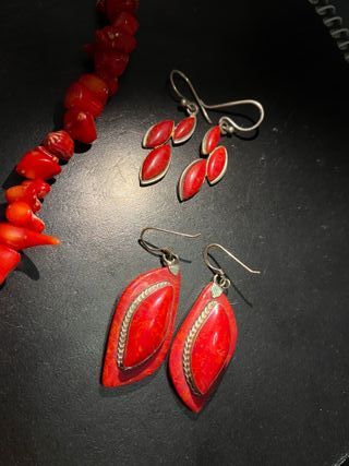 collar y pendientes de coral 