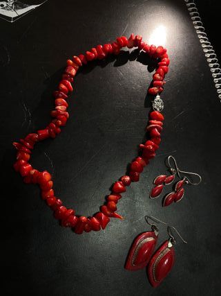 collar y pendientes de coral 