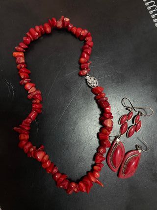 collar y pendientes de coral 