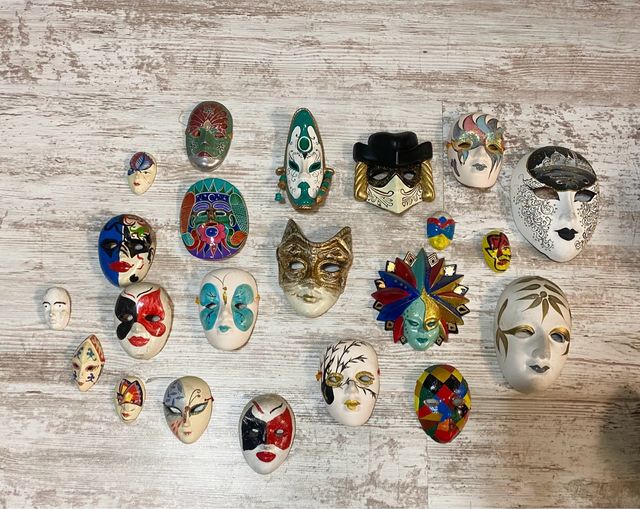 Coleccion de mascaras de escayola