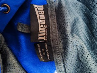 Felpa con cappuccio blu acceso